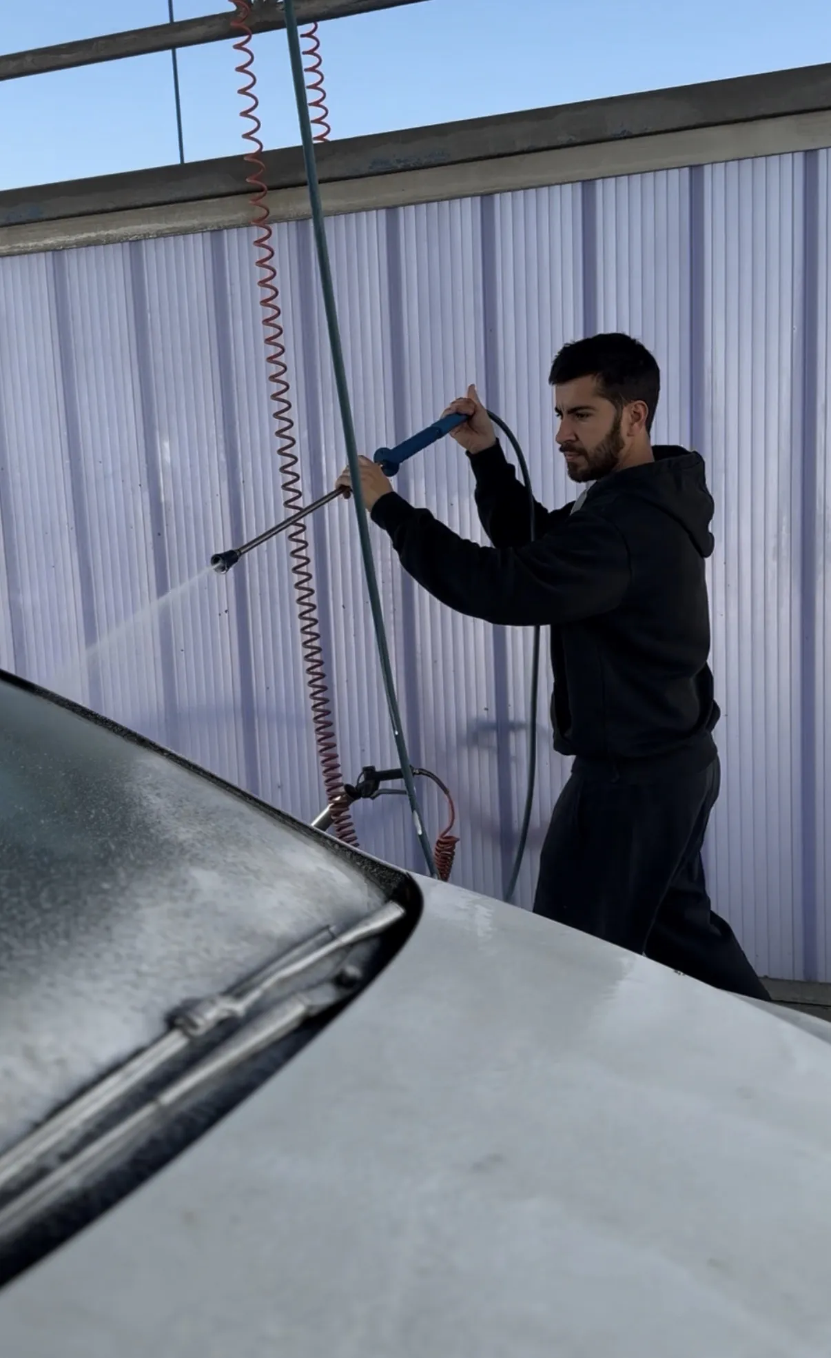 Detailing pre-verano: lavado profesional de coche con espuma en Barcelona · FR Deluxe
